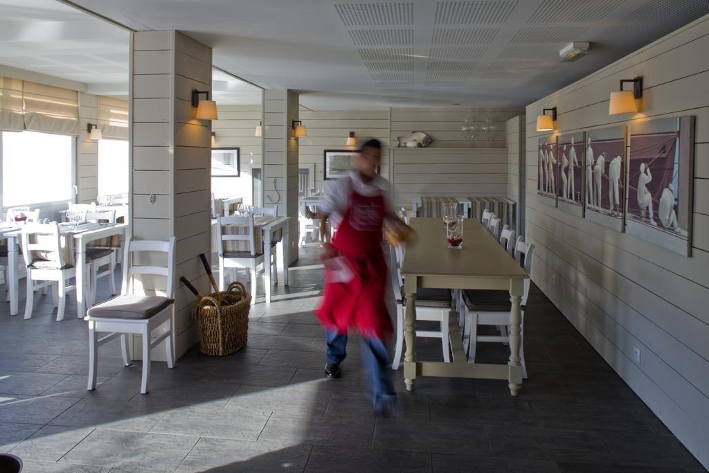 Hotel Restaurant Des Isles 巴讷维尔-卡特里特 外观 照片